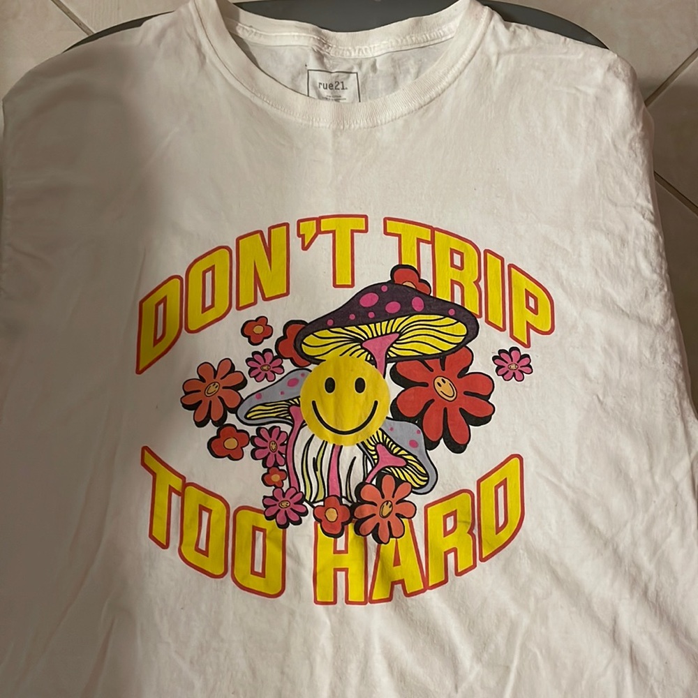 Don’t Trip Too Hard Mushroom Smile T-shirt Size XL